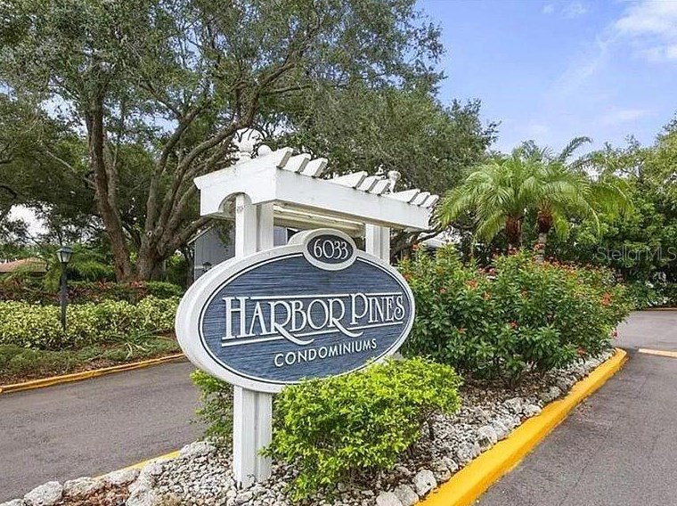 6033 34th St W #114, Bradenton, FL 34210
