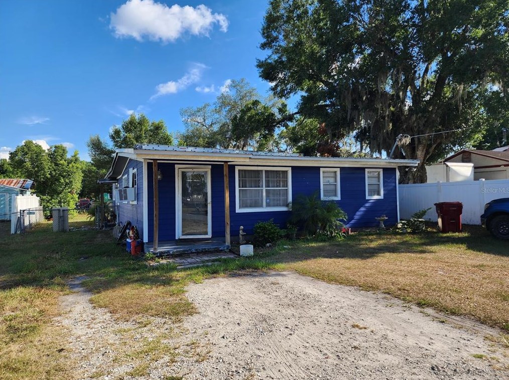 2405 Moody Ave, Plant City, FL 33563