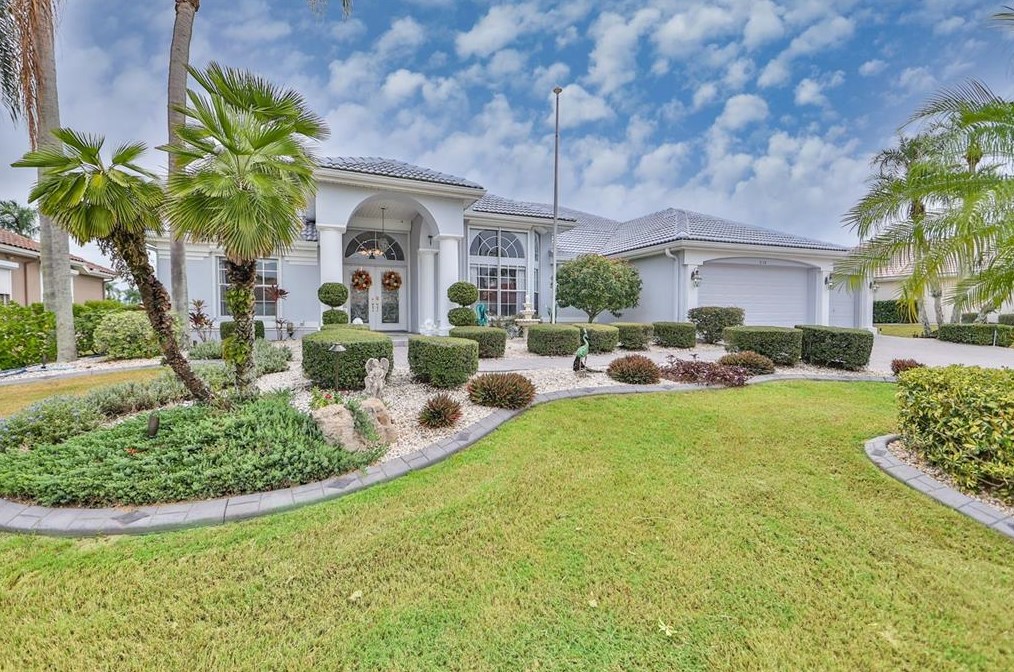2126 Platinum Dr, Ruskin, FL 33573