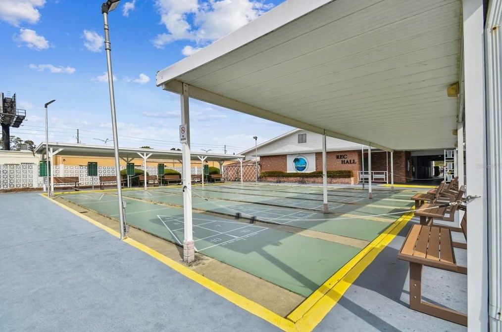 1950 58th Ave, Saint Petersburg FL  33714-2026 exterior