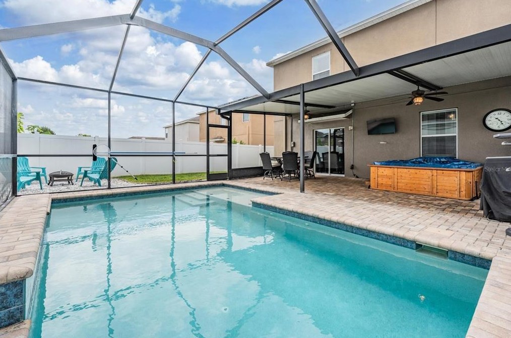 10536 Standing Stone Dr, Wimauma FL  33598 exterior