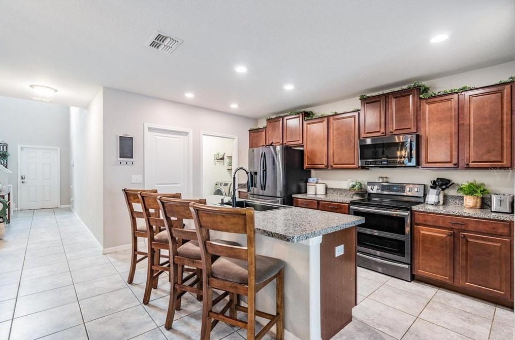 10536 Standing Stone Dr, Wimauma FL  33598 exterior