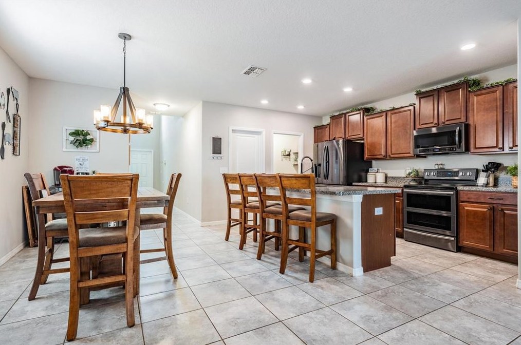 10536 Standing Stone Dr, Wimauma FL  33598 exterior