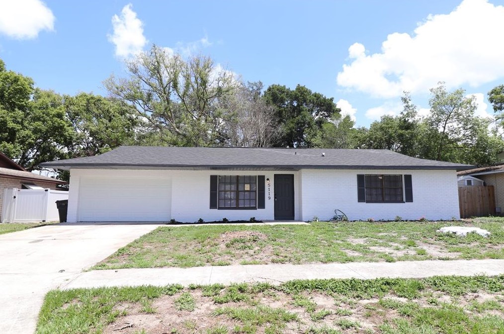5119 Presidential St, Seffner, FL 33584