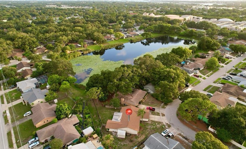 5929 72 St, Saint Petersburg FL  33710-4660 exterior