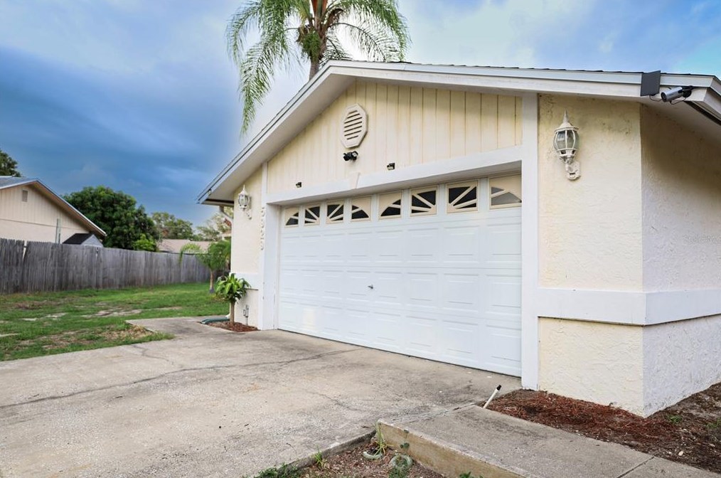 5929 72nd St, Saint Petersburg FL  33709-1347 exterior