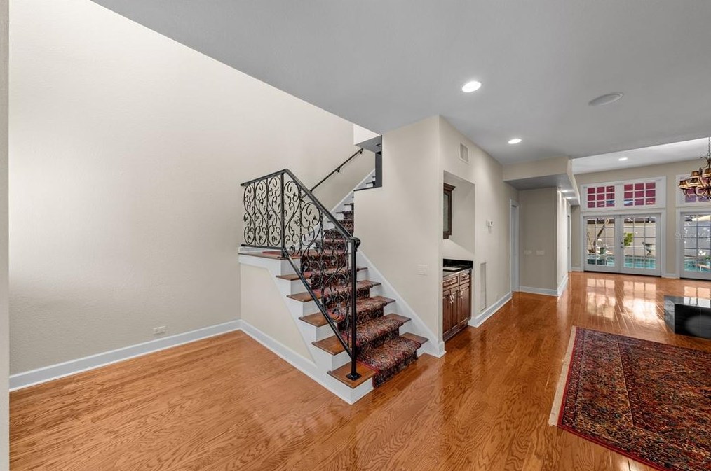 4957 Bayshore Blvd, Tampa FL  33611-3851 exterior