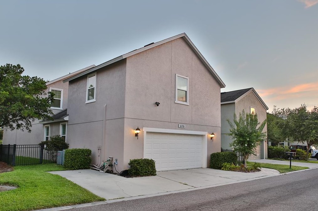 16918 Dorman Rd, Lithia, FL 33547