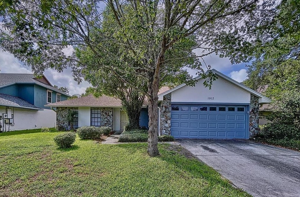 1912 Firethorn Ct, Brandon, FL 33511