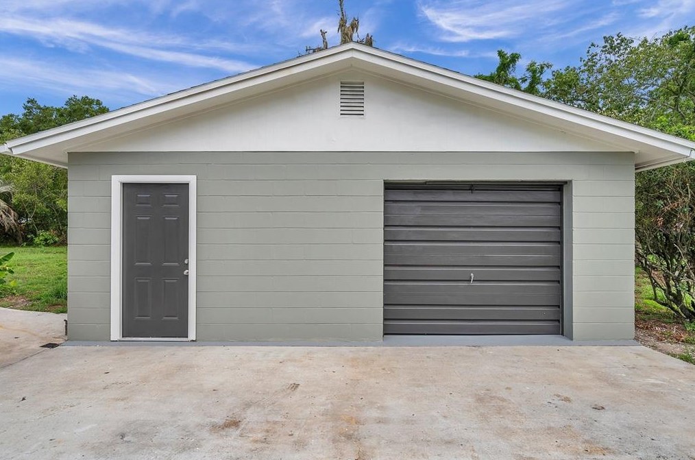 1817 Roland St, Seffner, FL 33584