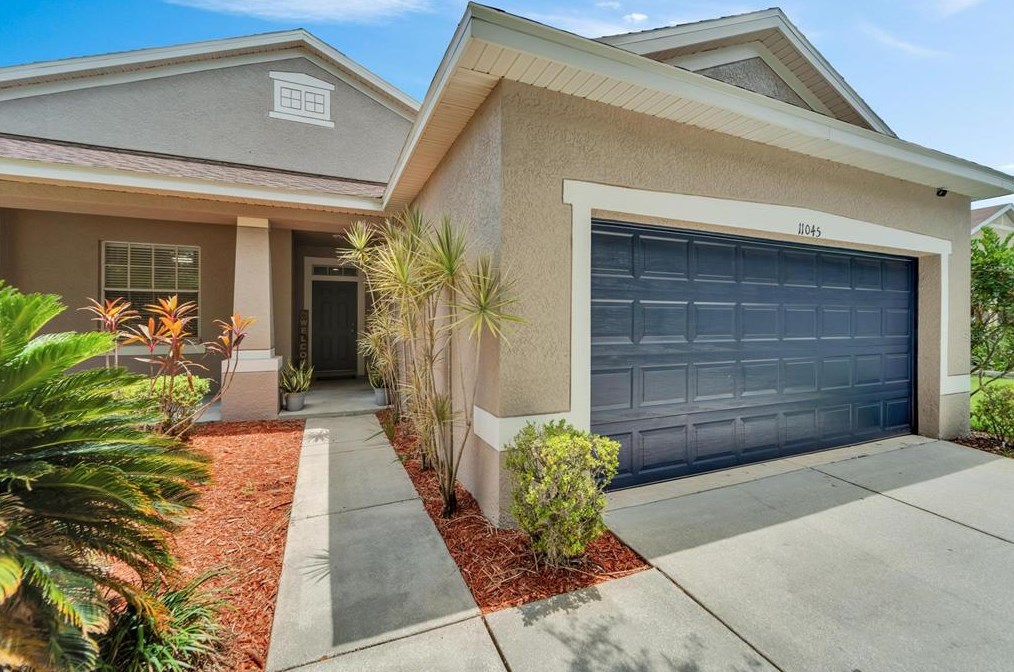 11045 Holly Cone Dr, Riverview FL  33569-2013 exterior
