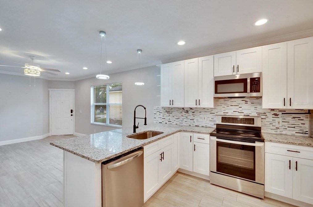6118 Skylarkcrest Dr, Lithia, FL 33547