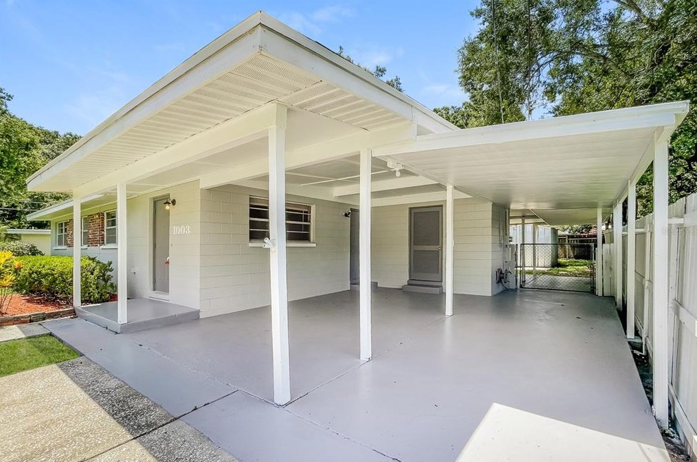 1003 Barbour Dr, Plant City, FL 33563