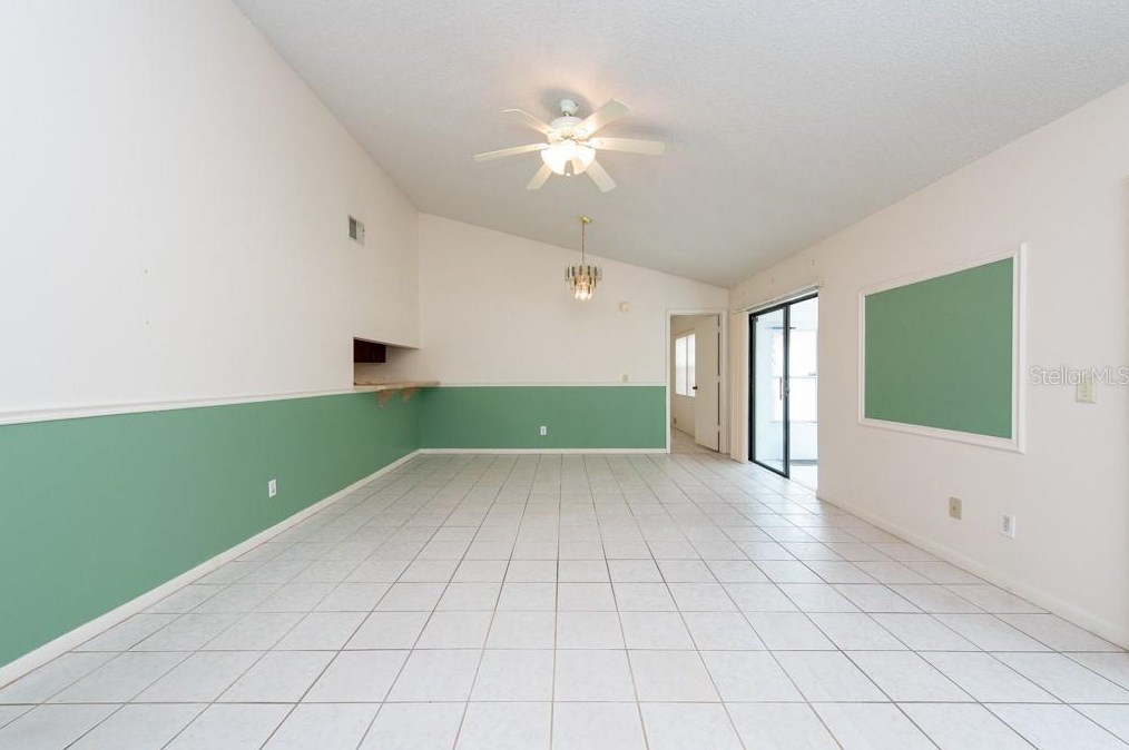 805 Sunridge Point Dr, Seffner, FL 33584