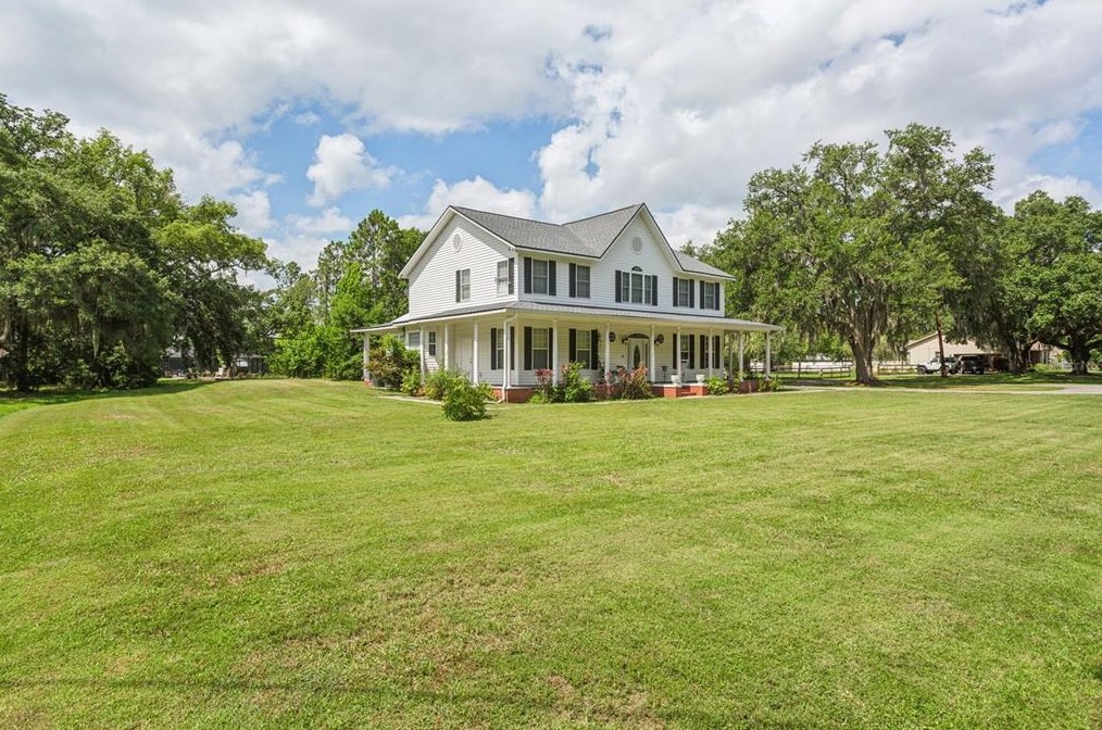 2207 Par Meadows Ln, Plant City, FL 33566