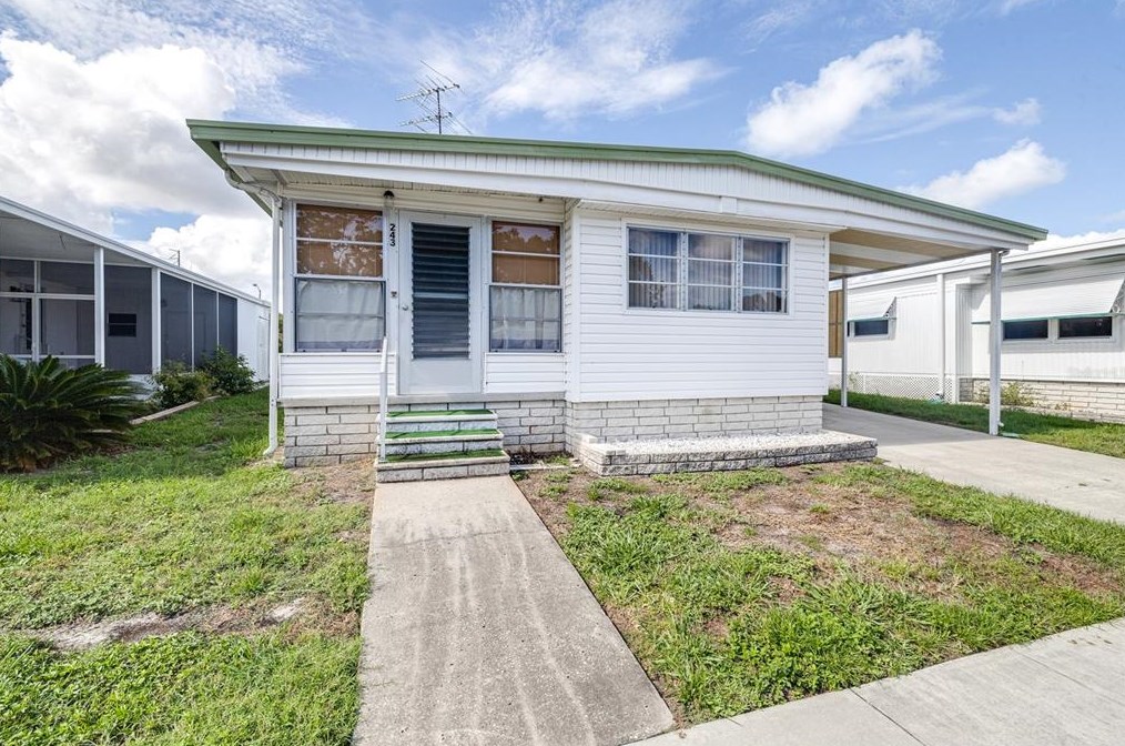 1500 County Rd 1 #243, Dunedin, FL 34698