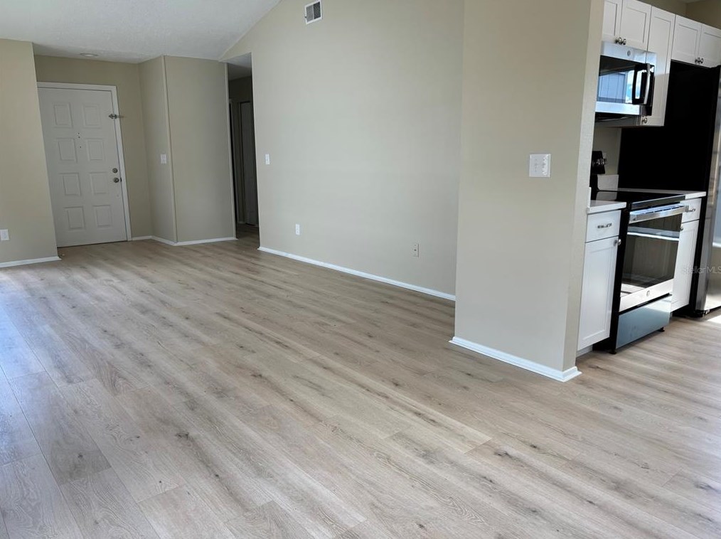 4607 Eastwind Dr, Plant City, FL 33566