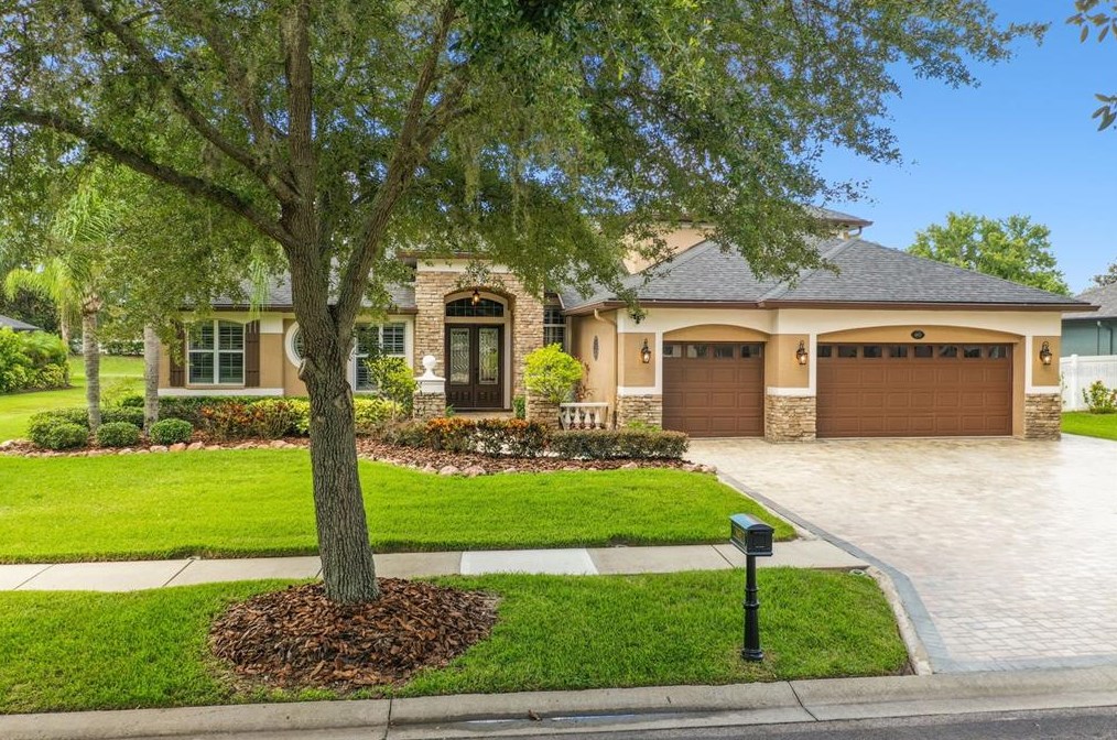 5602 Clouds Peak Dr, Lutz, FL 33558