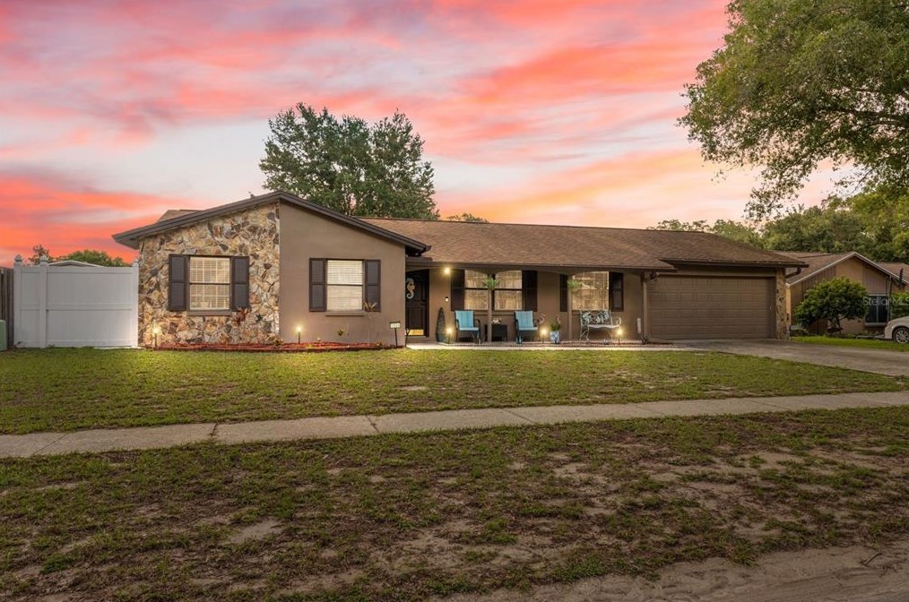 1004 Wildrose Dr, Lutz, FL 33549