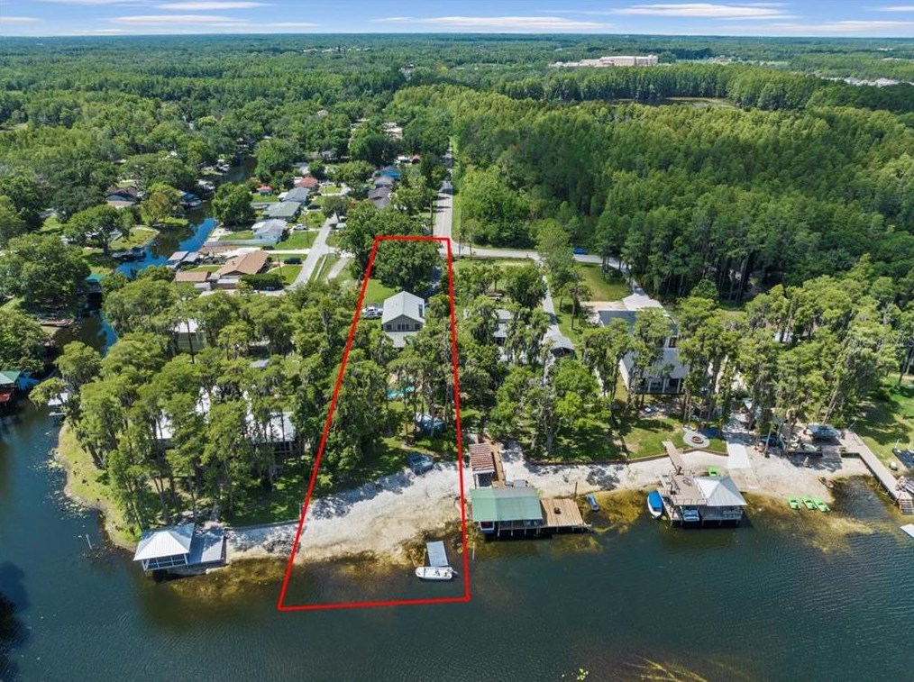 18601 Geraci Rd, Lutz, FL 33548