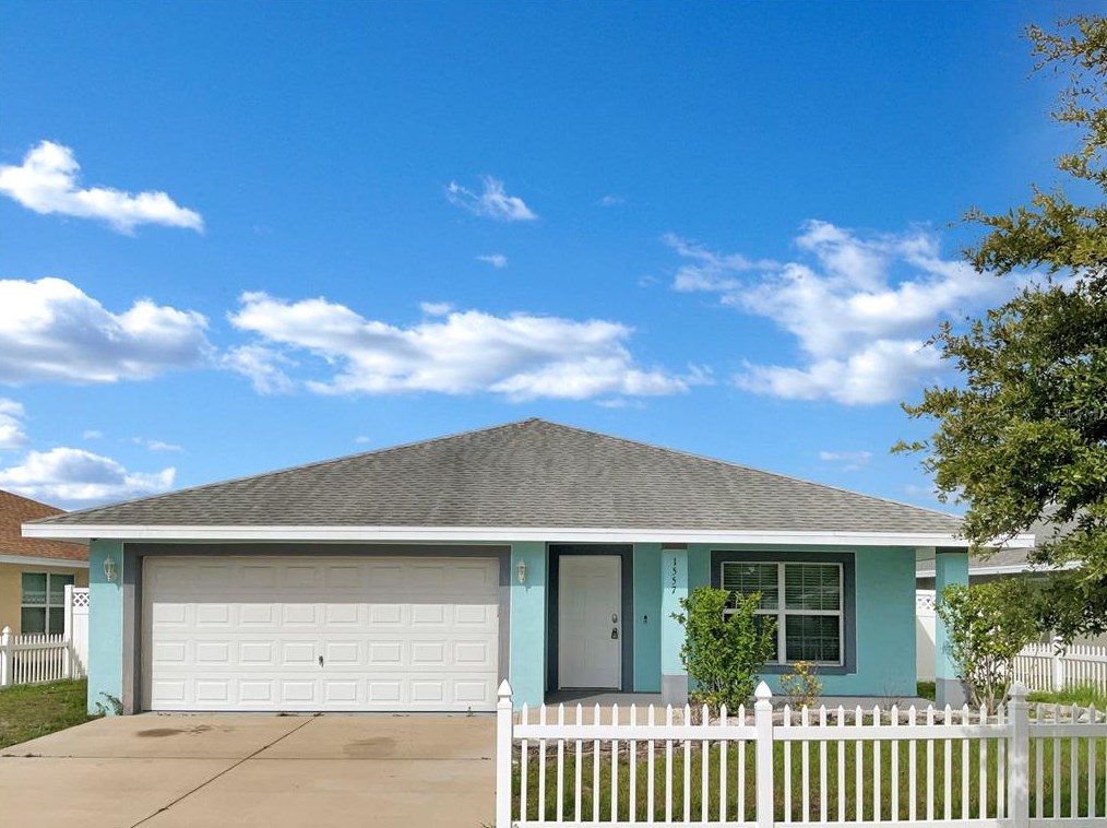 1557 Blossom Bayou Cir, Ruskin, FL 33570