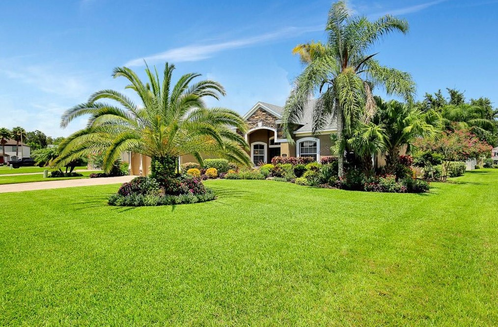 3410 Walden Reserve Dr, Plant City, FL 33566