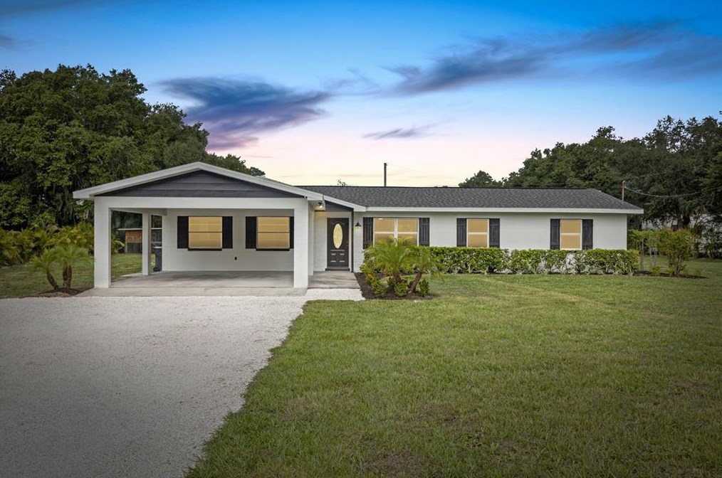 11823 S County Rd 39, Lithia, FL 33547