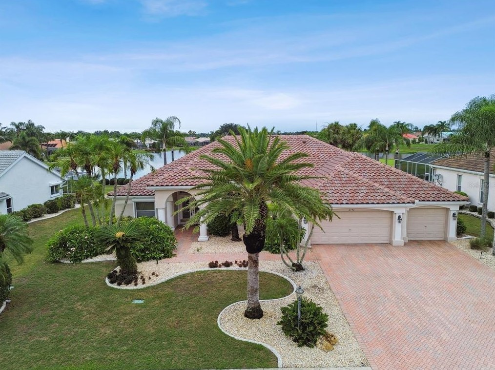 2142 Platinum Dr, Ruskin, FL 33573