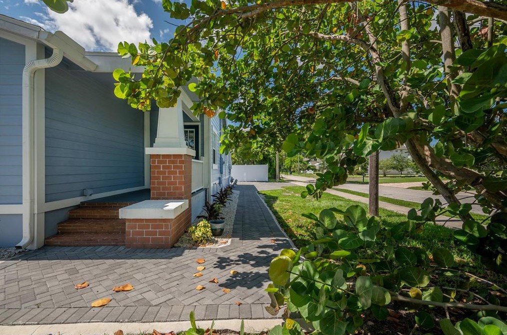 2714 Fig St, Tampa FL  33609-2318 exterior