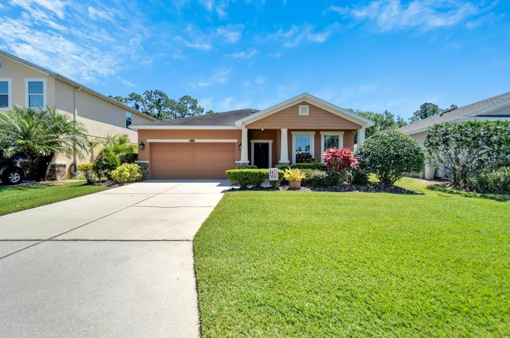 2711 Walden Woods Dr, Plant City, FL 33566