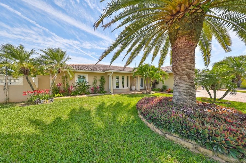 6429 Lake Sunrise Dr, Ruskin, FL 33572