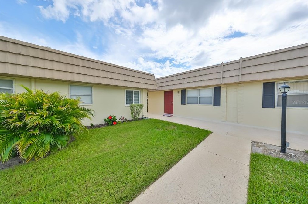 202 Bedford St #57, Ruskin, FL 33573