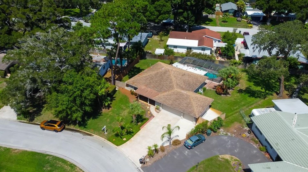 935 Stephen Foster Dr, Largo, FL 33771
