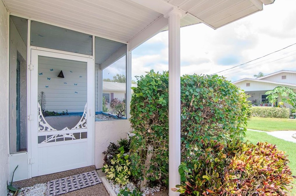 301 Canton Ct #95, Ruskin, FL 33573