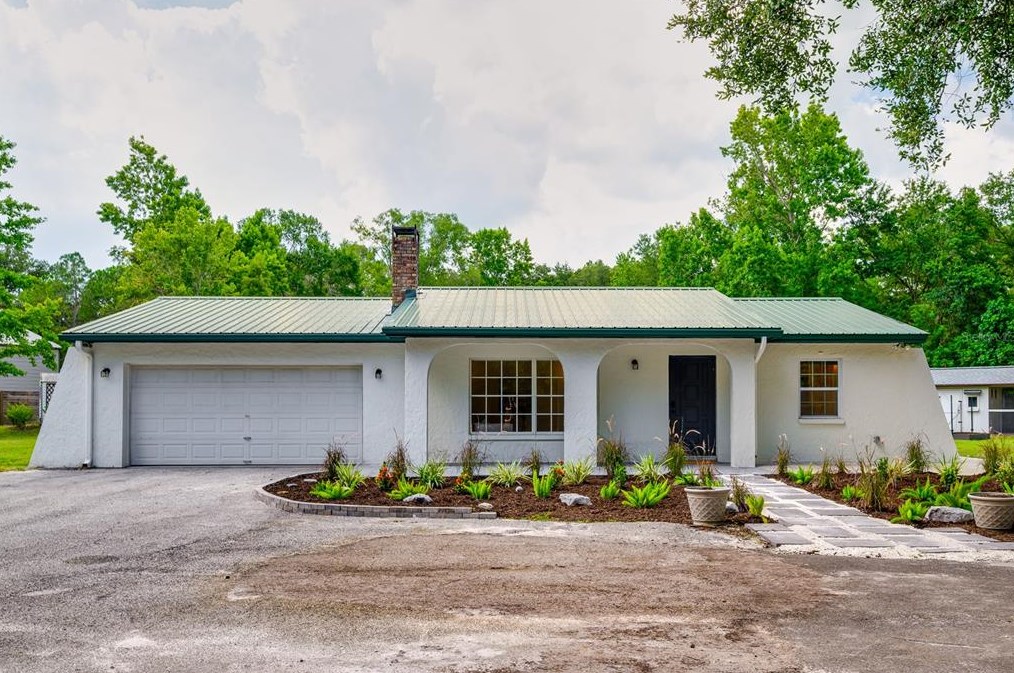 8245 Quail Run Dr, Zephyrhills, FL 33544-2010