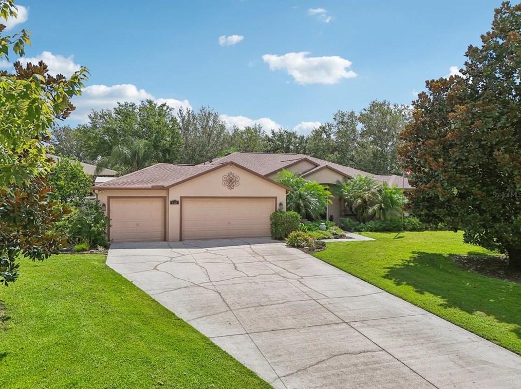 4216 Holland Grove Way, Plant City, FL 33567