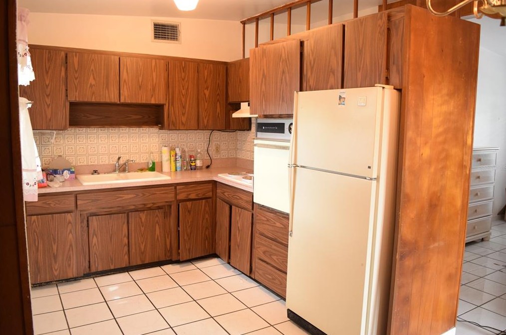 6004 Lois Ave, Tampa, FL 33614-5531