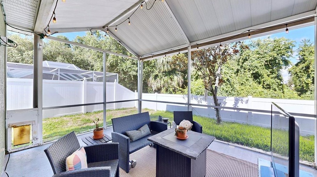 9816 Laurel Ledge Dr, Riverview FL  33569-5596 exterior