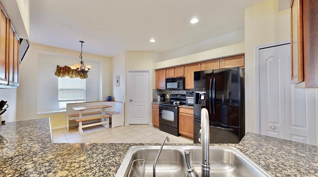 9816 Laurel Ledge Dr, Riverview FL  33569-5596 exterior