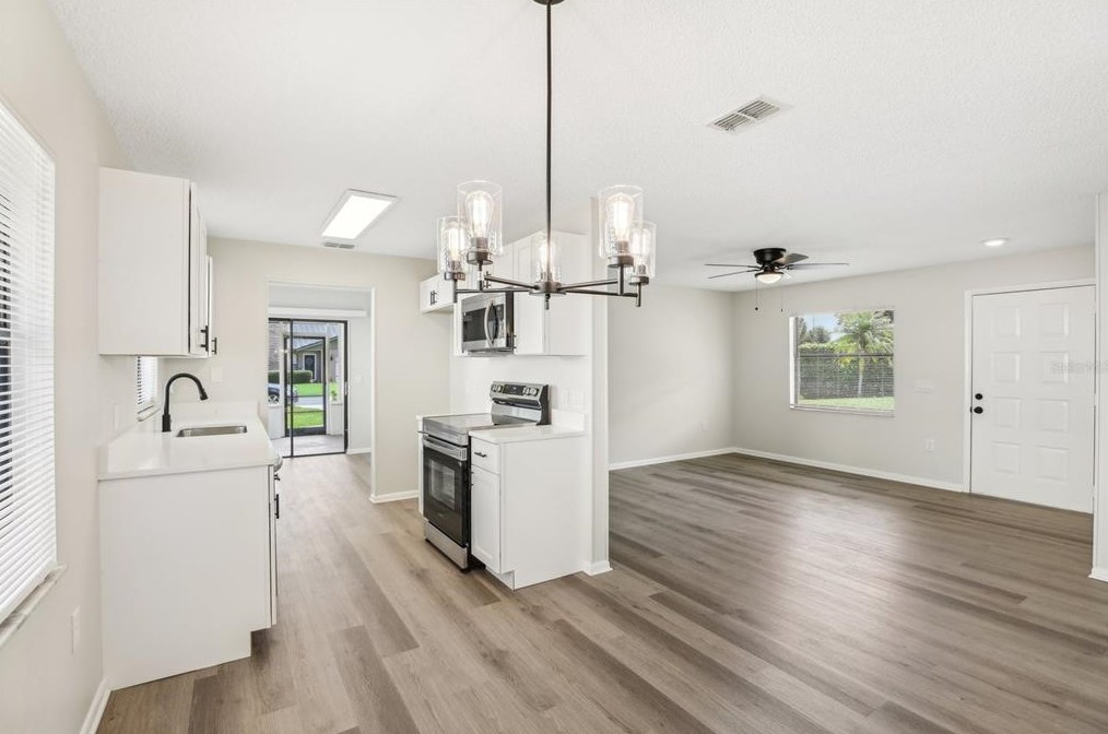 427 Lake Daisy Dr, Winter Haven, FL 33884