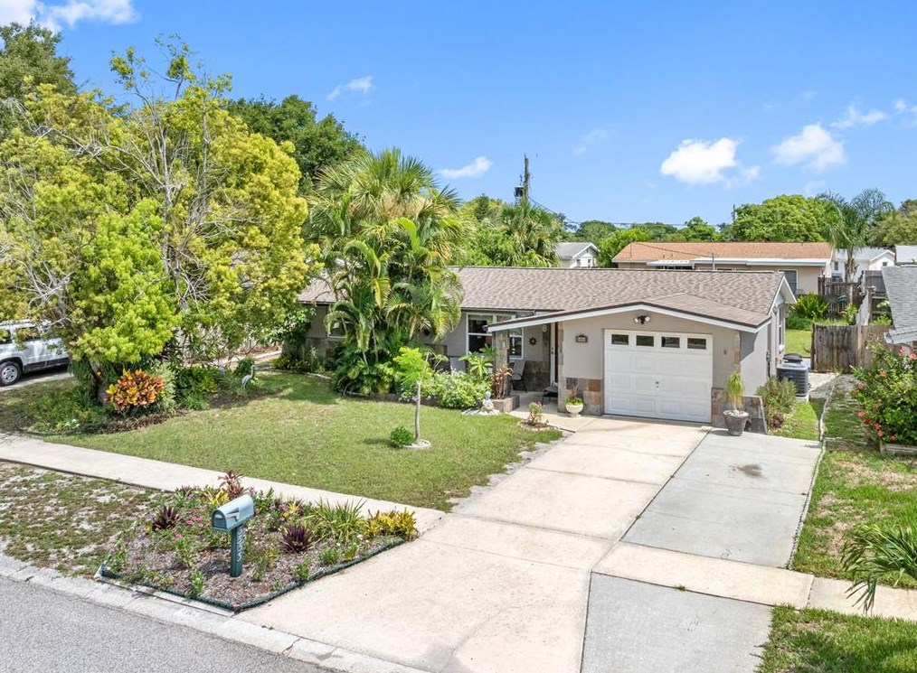 5353 Celcus Dr, Tarpon Springs, FL 34690