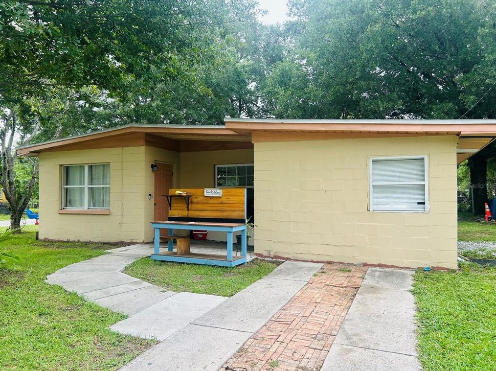 1610 W Ball St, Plant City, FL 33563