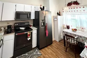 35226 Janine Dr, Zephyrhills, FL 33541 - Photo 12