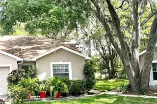 35226 Janine Dr, Zephyrhills, FL 33541 - Photo 2