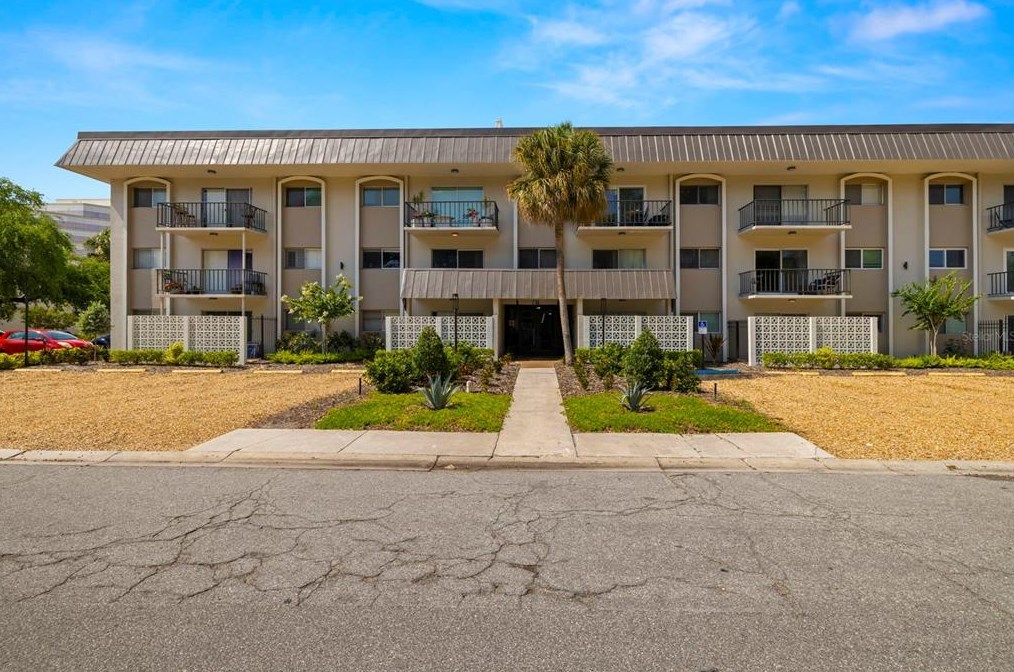 4611 W Fig St #208, Tampa, FL 33609