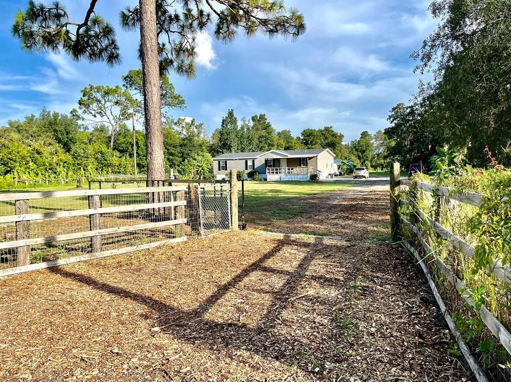 15750 Helen K Dr, Brooksville, FL 34610