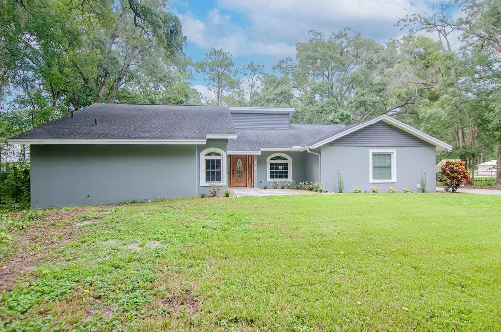 2202 Andre Dr, Lutz, FL 33549