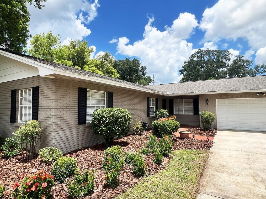 524 Julie Ln, Brandon, FL 33511