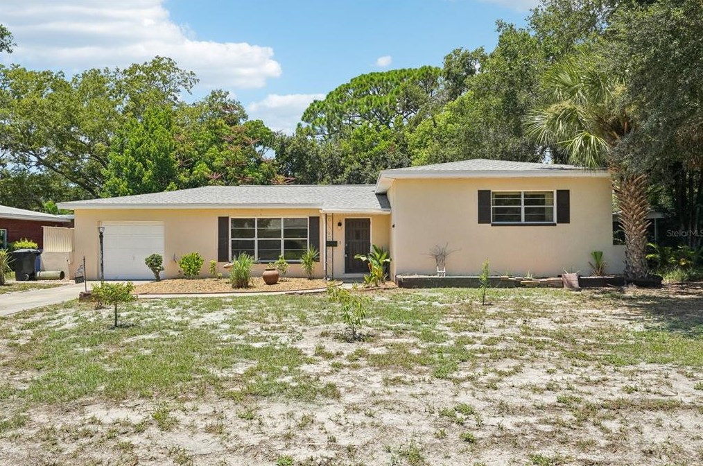 1580 Robinson Dr, Saint Petersburg, FL 33710-4454