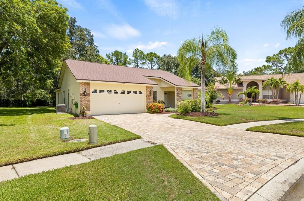 3269 Glenridge Ct, Palm Harbor, FL 34685-1730